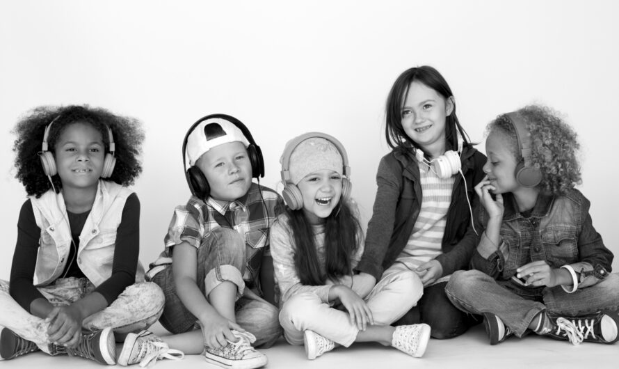 Wpływ muzyki na rozwój dziecka: spojrzenie na korzyści muzycznego wychowania